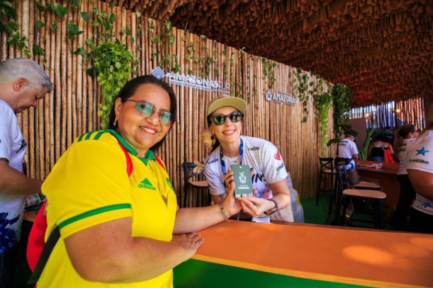 Governo do Amazonas inicia distribuição do passaporte parintinense com novos atrativos turísticos na cidade