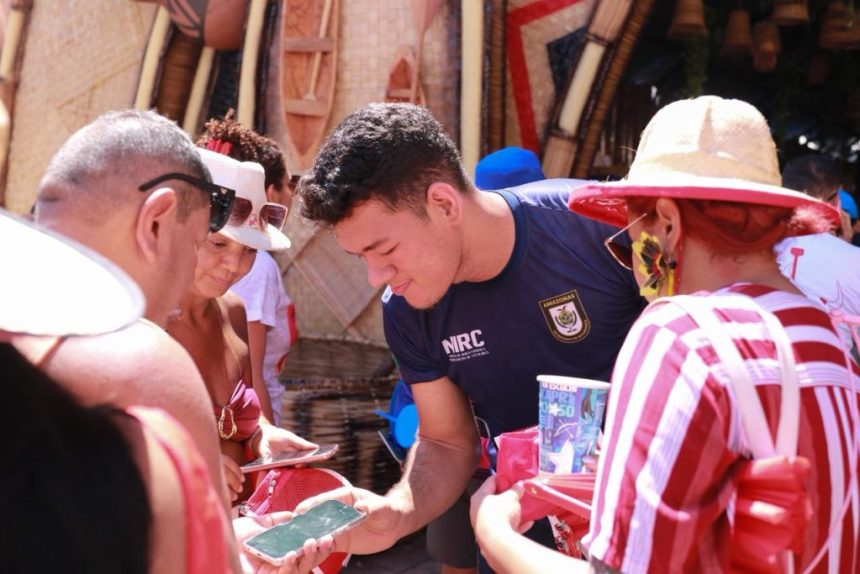 RecuperaFone realiza ação itinerante em Parintins para orientar sobre IMEI e reduzir roubos de celulares