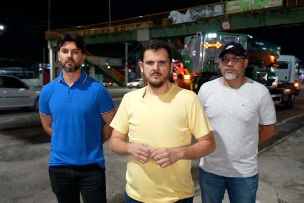 Prefeito Renato Junior vistoria recuperação com TBR e intensifica tapa-buracos na Torquato Tapajós durante a madrugada