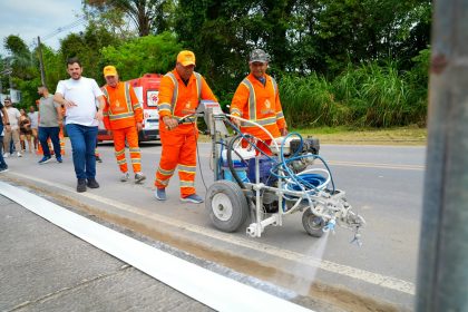 Prefeito de Manaus vistoria frentes da limpeza urbana e anuncia efetivo de 1.250 garis em campo