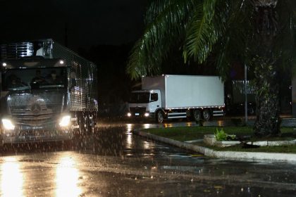 Manaus envia ajuda humanitária à Venezuela com 10 mil cestas, água e remédios após terremoto
