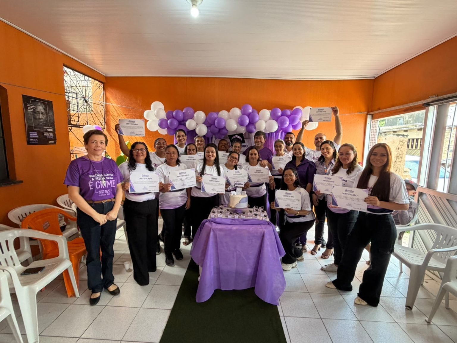 Prefeitura de Manaus certifica 16 participantes do curso Cuidador Comunitario de Pessoas Idosas no bairro Cidade Nova