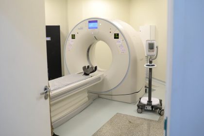 Novo tomógrafo amplia oferta de tomografias no Hospital Regional de Ceilândia e deve atender 4 mil pessoas por mês