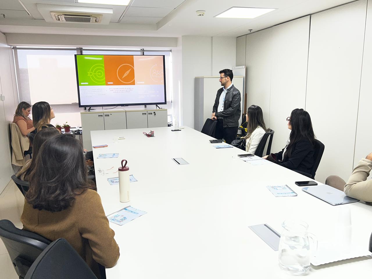 Trilha do Gestor do IgesDF qualifica lideranças assistenciais em encontro com gestores do HRSM e HBDF