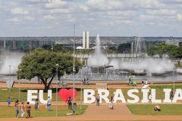 Funcionamento dos serviços públicos no Distrito Federal neste sábado (13) com horários e exceções anunciados