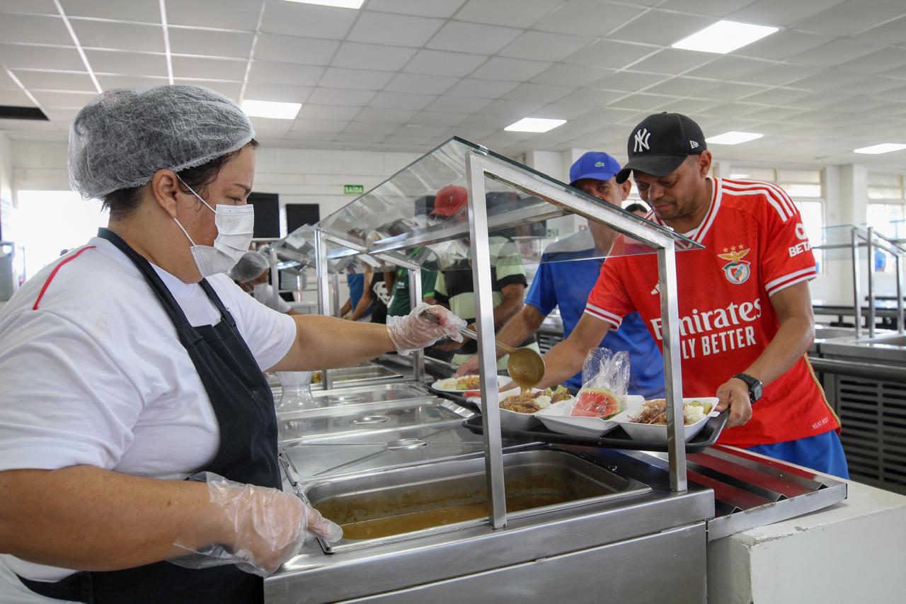 GDF oferece transporte gratuito a frequentadores de restaurantes comunitários da Estrutural e Ceilândia Norte durante paralisação
