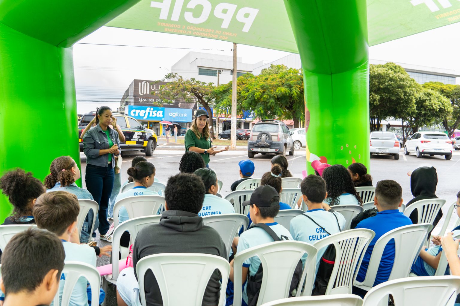 Estudantes da Escola Classe 03 participam de blitz sobre prevenção de incêndios florestais em Ceilândia