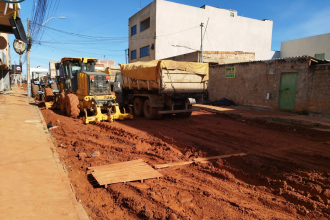 Obras na Avenida Del Lago no Itapoã avançam com ampliação para 2,2 km e investimento de R$ 4,6 milhões