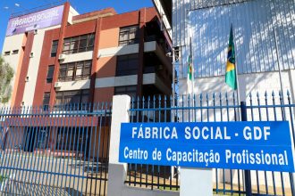 Fábrica Social amplia funcionamento à noite e aos sábados para apoiar 742 alunos e estimular empreendedorismo