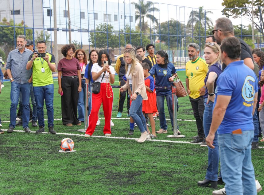 Governadora inaugura reforma de campo sintético em Taguatinga e Samambaia com melhorias de acessibilidade e segurança