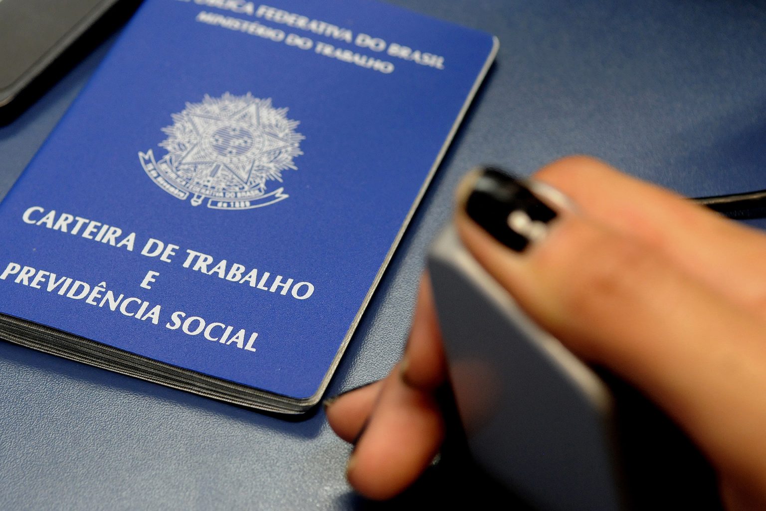 Agências do trabalhador do Distrito Federal oferecem 956 vagas nesta quinta e explicam como se cadastrar