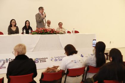 Conferências regionais de saúde reúnem usuários, trabalhadores e gestores na Região Oeste do DF para debater prioridades