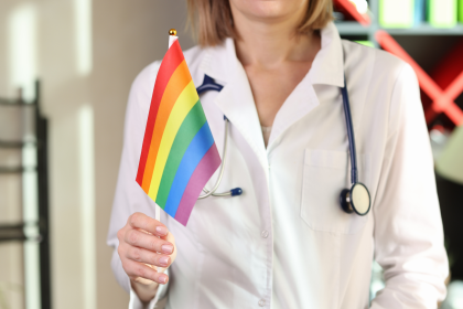 IgesDF realiza encontro multiprofissional para qualificar atendimento de saúde LGBTQIA+ nos serviços públicos