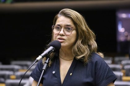 Câmara aprova projeto que proíbe publicidade sexual em eventos esportivos e transmissões para proteger público infantojuvenil