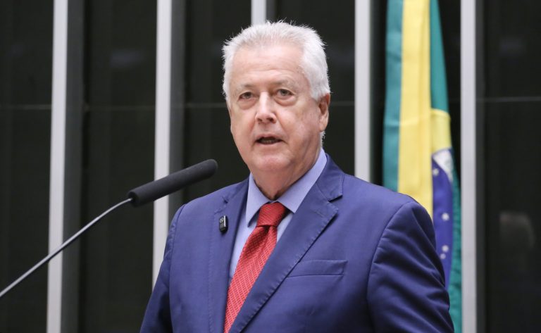 Comissão da Câmara promove debate sobre doenças raras no Brasil em plenário 13 terça-feira