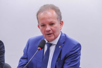 Câmara aprova em comissão piso salarial de R$ 10 mil para médicos-veterinários e zootecnistas