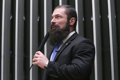 Câmara aprova parcelamento setor de armas e munições com descontos e prazos ampliados