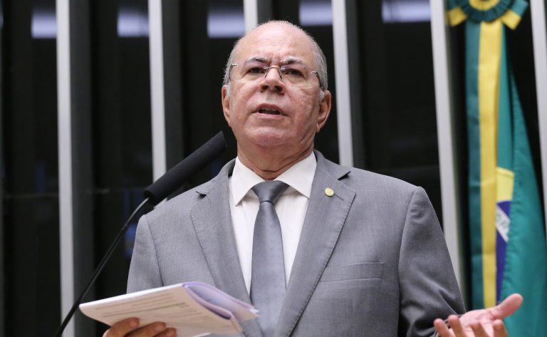 Projeto de Lei 663/26 determina comunicação às câmaras municipais sobre obras em até cinco dias úteis