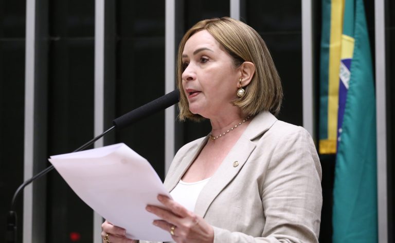 Câmara aprova substitutivo que cria programa para valorizar produtos amazônicos e incluir cooperativas