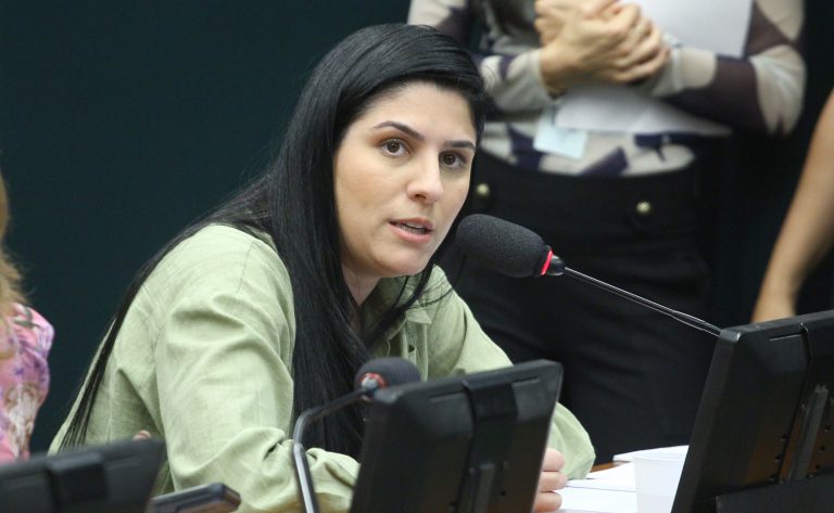 CCJ aprova tipificação da exposição de crianças à violência doméstica e prevê detenção de seis meses a dois anos
