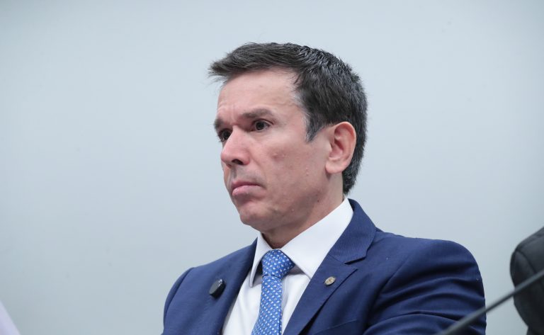 Deputado propõe ampliar controle e punições sobre suplementos alimentares no Congresso