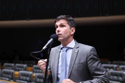 Câmara aprova diretrizes para segurança em escolas de natação que atendem crianças em todo o país