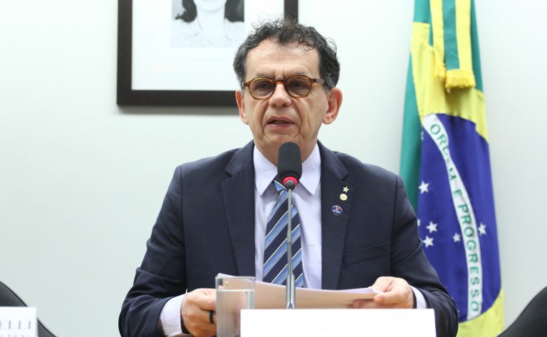 Câmara aprova projeto que garante gratuidade na emissão de documentos para idosos em todo o país