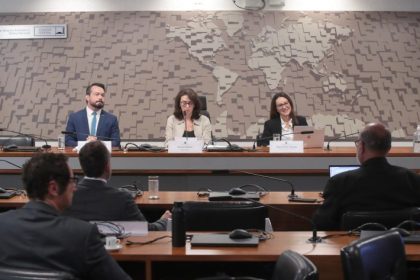 Debatedores no Congresso defendem atualização de regras para conter desinformacao nas eleicoes 2026
