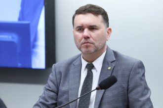 Câmara aprova ProSalva Mar Brasil e determina Marinha como coordenadora do resgate de pescadores em alto-mar
