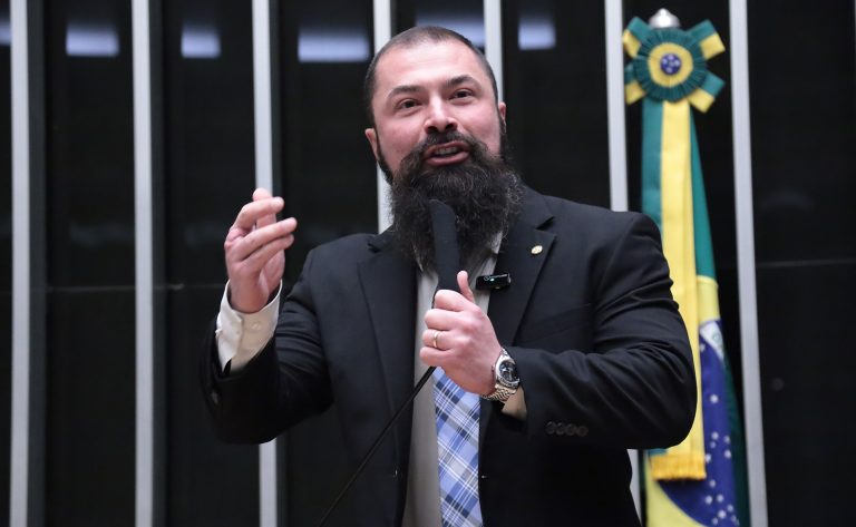 Comissão da Câmara aprova regras para consulta de antecedentes criminais em casos de violência contra a mulher
