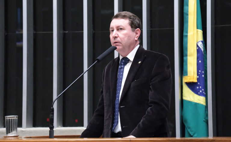 Câmara aprova em comissão projeto da Política Nacional de Data Center com regras sobre energia e segurança