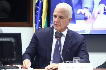 Comissão da Câmara aprova verificação biométrica e geolocalização para registros de microempresas