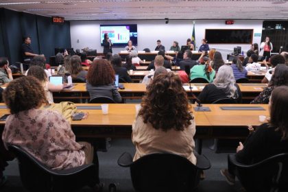 Câmara discute criação de observatório para acompanhar Agenda Prioritária de HIV/Aids em mulheres vulnerabilizadas