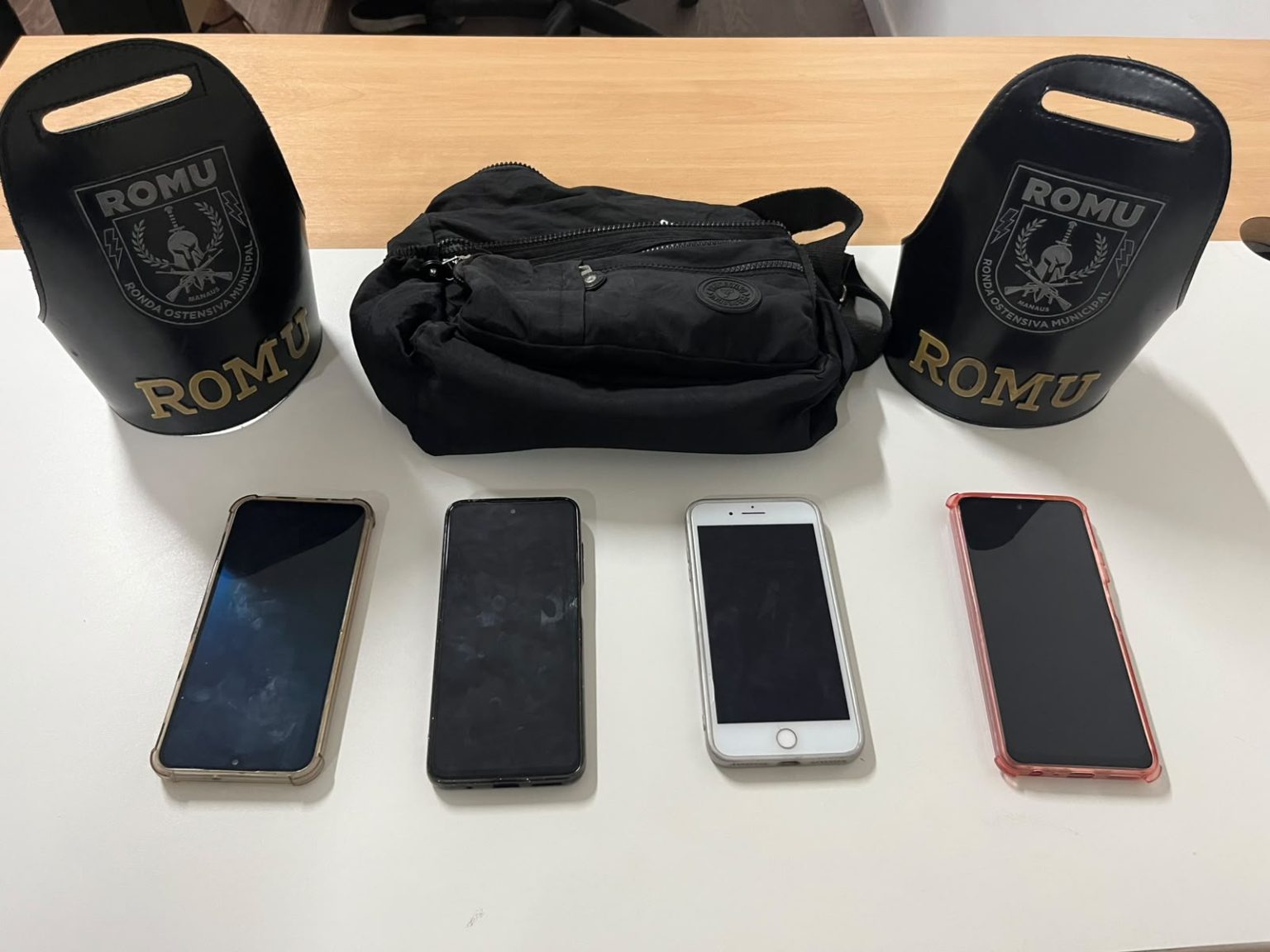 Guarda Municipal conduz mulher por receptação de celulares com restrição na Estação 3 de Manaus e recupera aparelhos