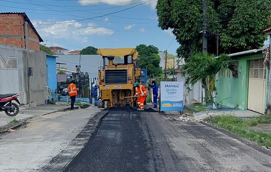 Prefeitura de Manaus inicia recapeamento com fresagem na rua Praia Grande do Tarumã