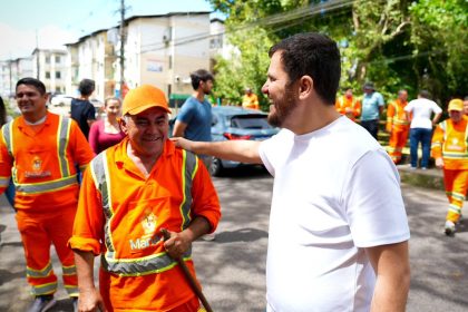 Prefeito de Manaus intensifica recuperação viária e determina asfaltamento de trecho até 28/7