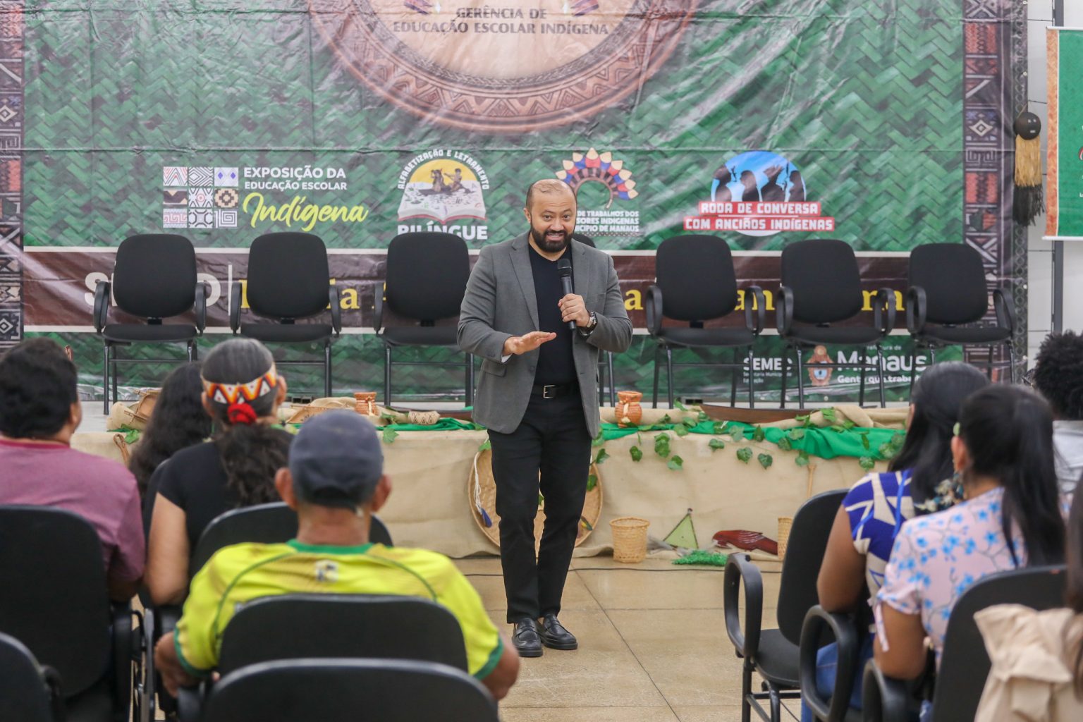 Semed promove encontro em Manaus para fortalecer a educação escolar indígena com 27 comunidades atendidas