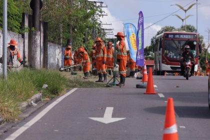 Operação de limpeza em Manaus com Semulsp retira 224 toneladas e atende 72,5 km de corredores viários