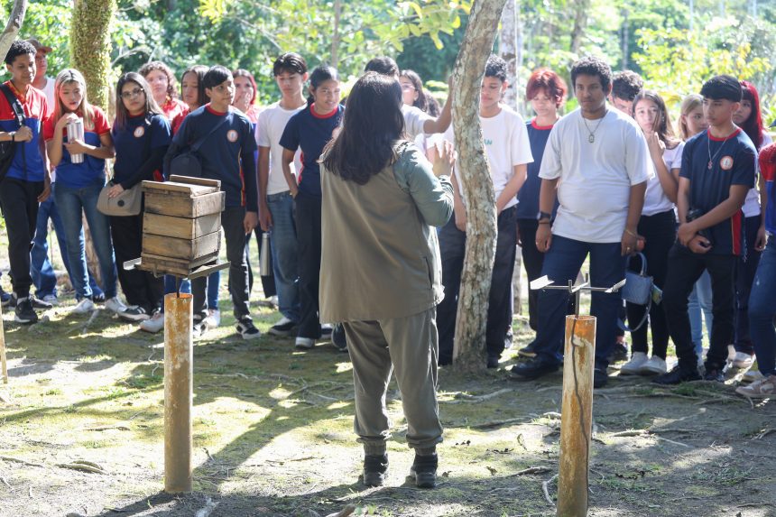 Estudantes da rede municipal participam de imersão em educação ambiental no instituto Soka Amazônia em Manaus