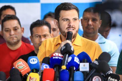 Prefeito de Manaus pede pagamento de salários e fim da greve no transporte coletivo após repasse de R$ 18 milhões do Estado