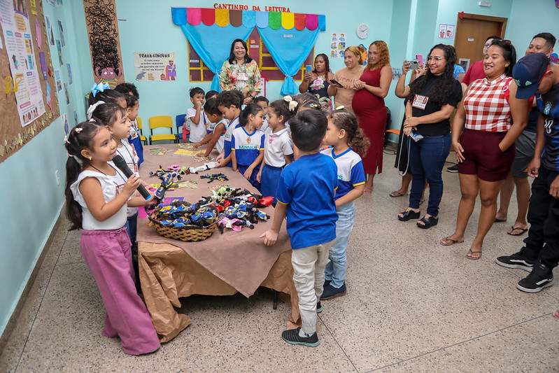 Feira Municipal de Ciências reúne 397 crianças no Cmei Irmã Evelina Trindade e destaca protagonismo feminino na educação