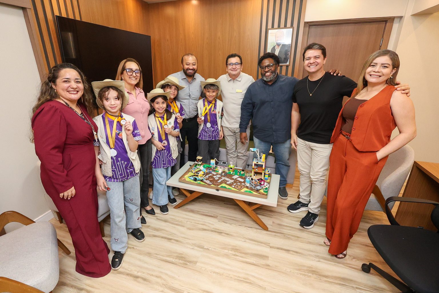 Alunos do Cime de Manaus irão à etapa nacional da First Lego League com o projeto Arqueoguardião