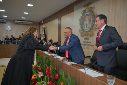 Laura Lucas é empossada como membro titular do TRE/AM em sessão no TJAM na manhã de 30/07