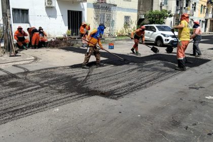 Recuperação asfáltica em Manaus avança com pavimentação da rua Barão de Cascalho concluída em 23/7