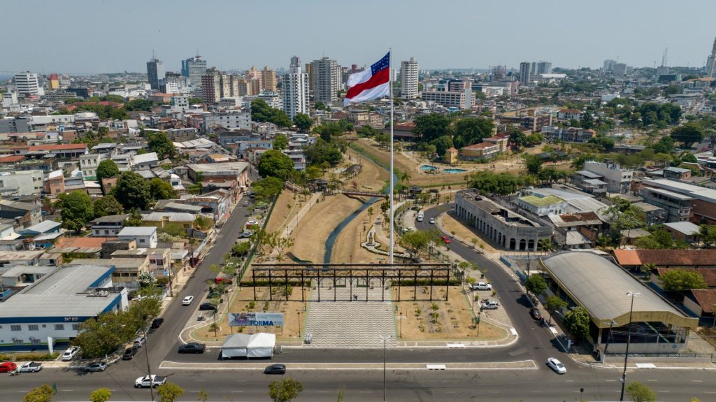 Assembleia aprova atualização da bandeira do Amazonas para representar os 62 municípios e preservar identidade