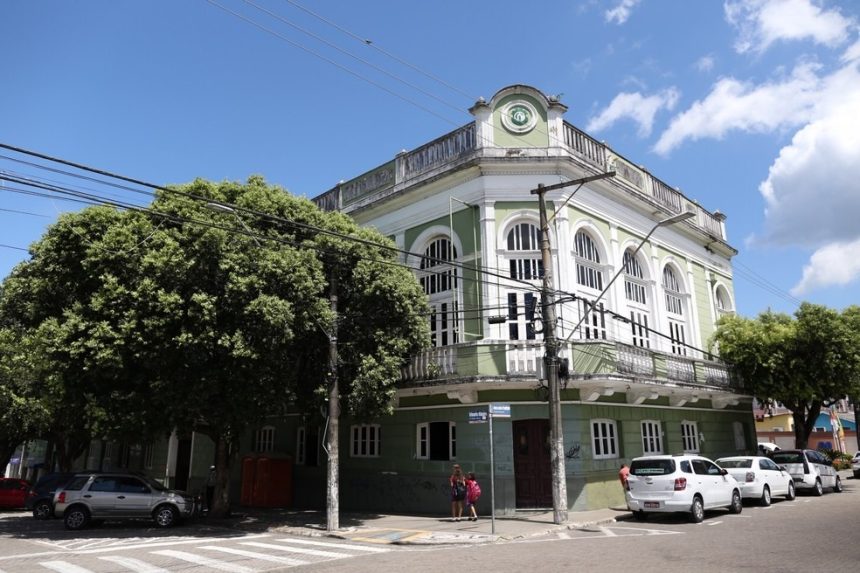 Mostra de Dança do Ventre Encantos do Oriente estreia em Manaus no Teatro Gebes Medeiros com entrada gratuita