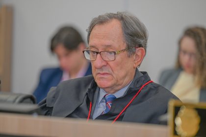 Tribunal reconhece direito a abatimento proporcional do preço para veículo com motor substituído e registro alterado