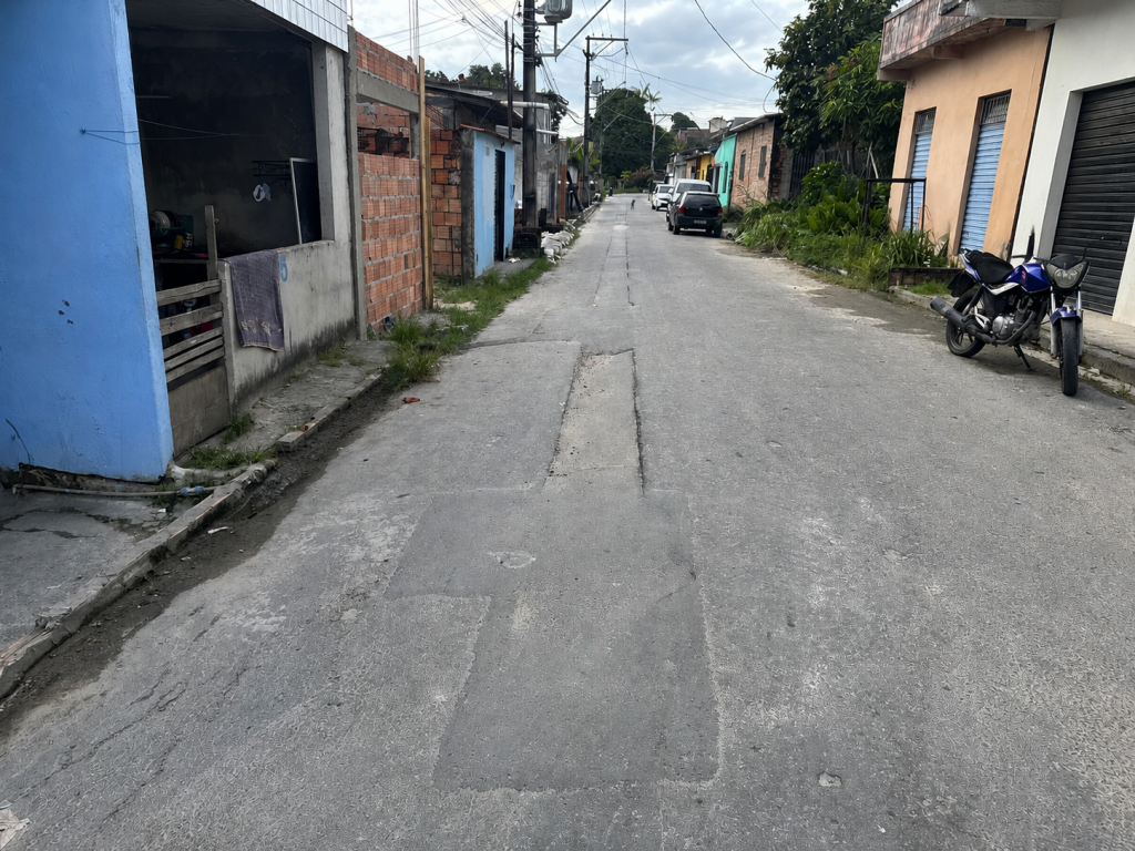 Ageman autua Águas de Manaus em R$ 279.284,14 por recomposição inadequada de pavimento após acidente em Manaus