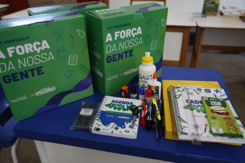 Governo do Amazonas inicia envio de kits escolares, fardamentos e equipamentos para 376 escolas do interior