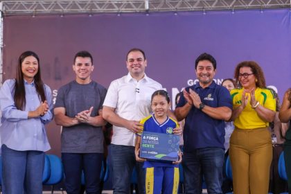 Governador Roberto Cidade entrega kits escolares e amplia investimentos na educação do Amazonas
